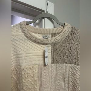 Men’s long sleeve crew neck woven cable knit wool sweater, size L